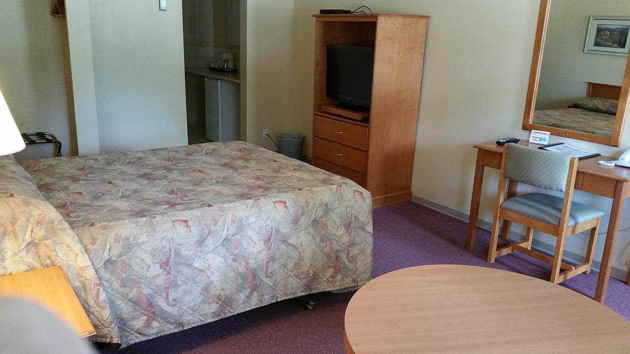 Yellowhead Motel Valemount Extérieur photo