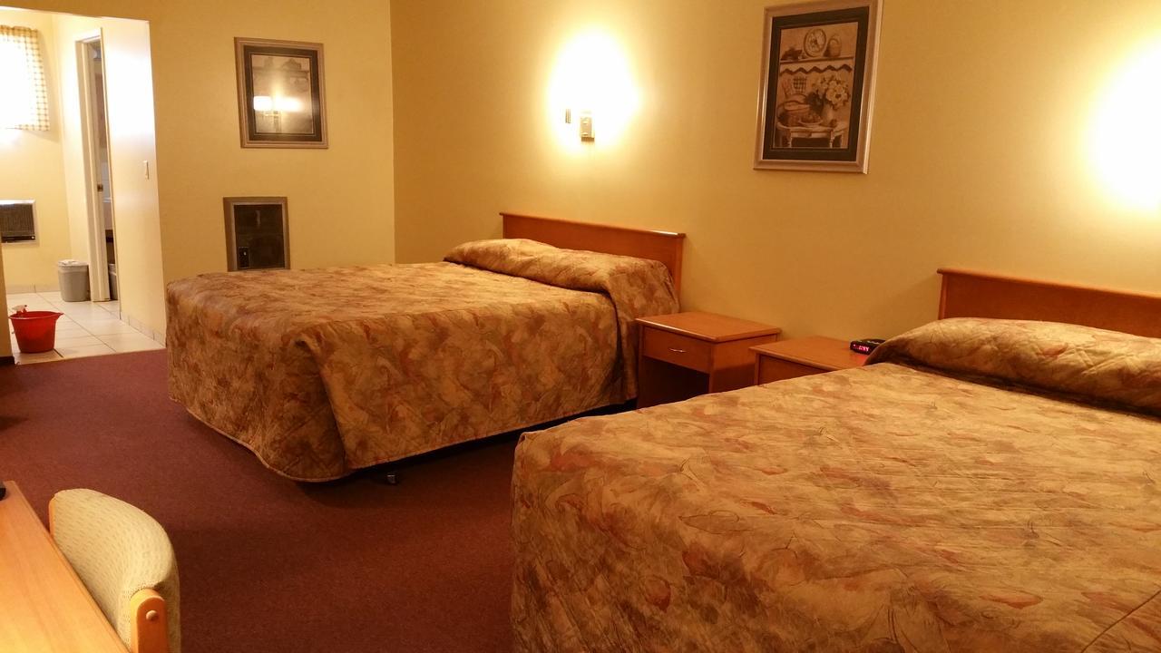 Yellowhead Motel Valemount Extérieur photo