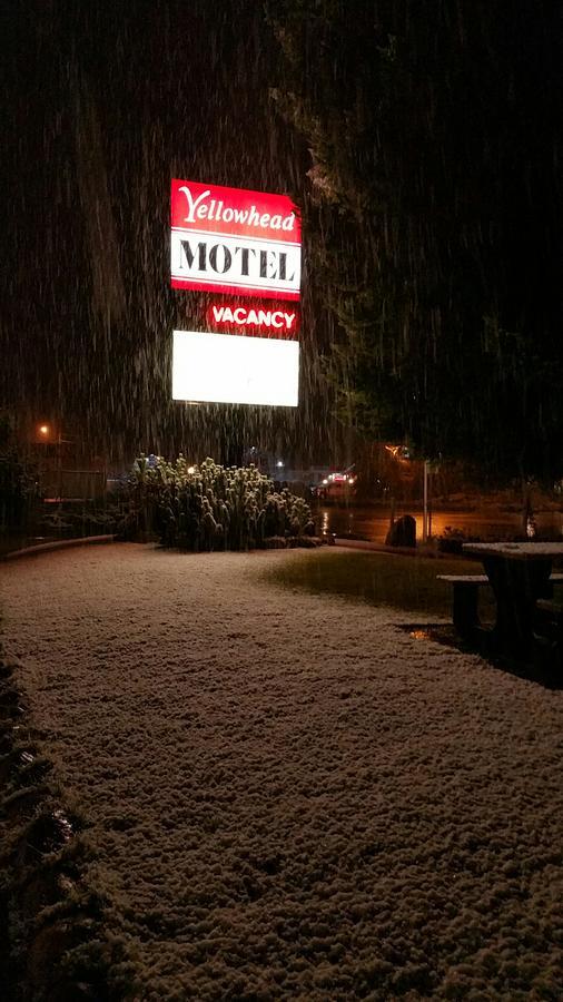 Yellowhead Motel Valemount Extérieur photo